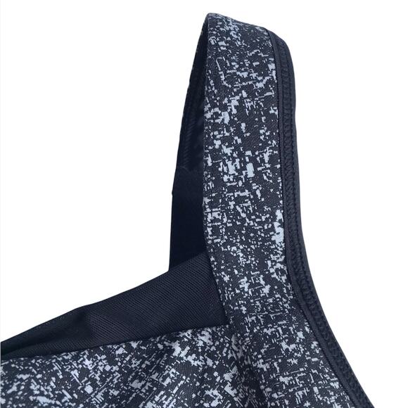 Lululemon Ta Ta Tamer III Rio Mist White Black Size 36 Sports Bra Multiway - Picture 7 of 16